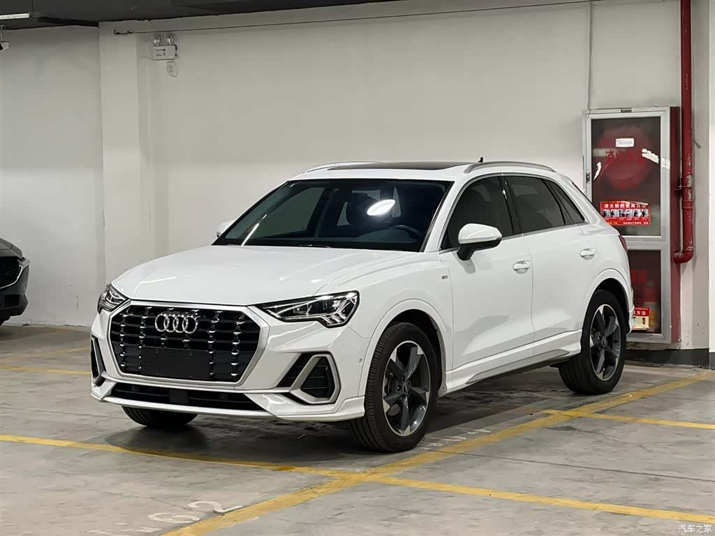 Audi Q3, 2022 1