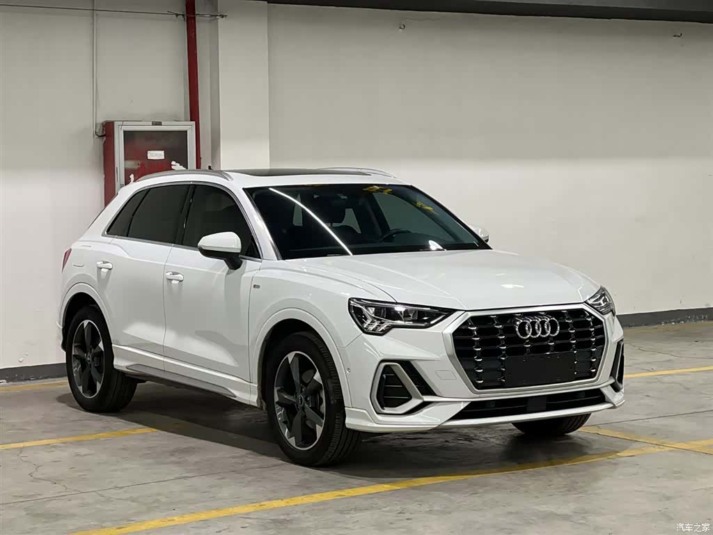 Audi Q3, 2022 3