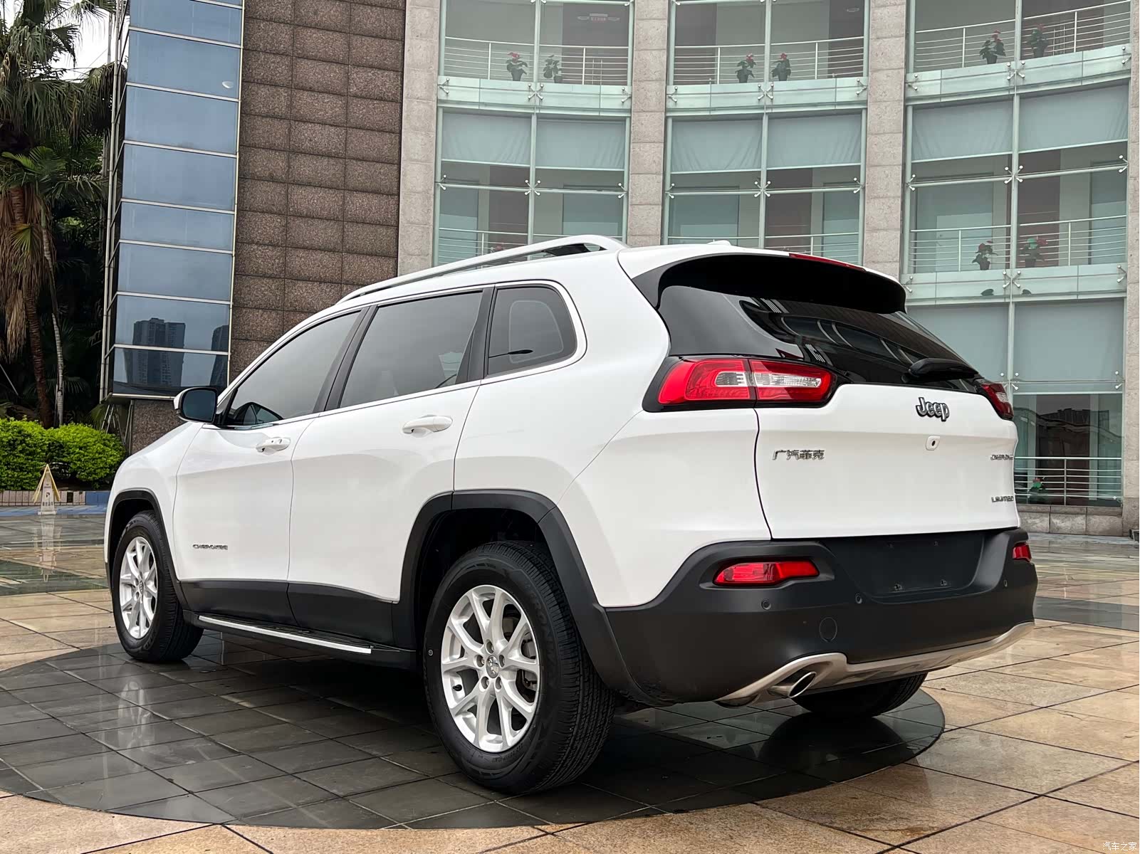 Jeep Cherokee, 2019 4