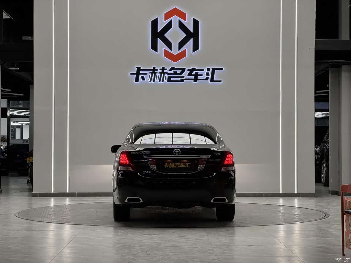 Toyota Crown, 2011 все фото