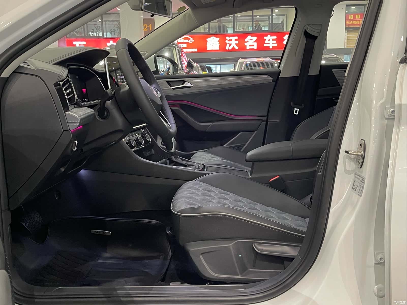 Volkswagen Sagitar, 2024 14