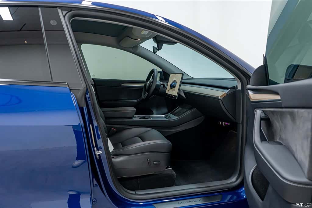 Tesla Model Y, 2022 19
