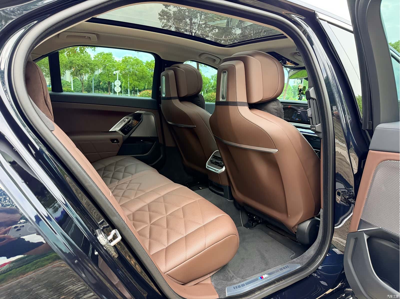 BMW 7 Series, 2024 13