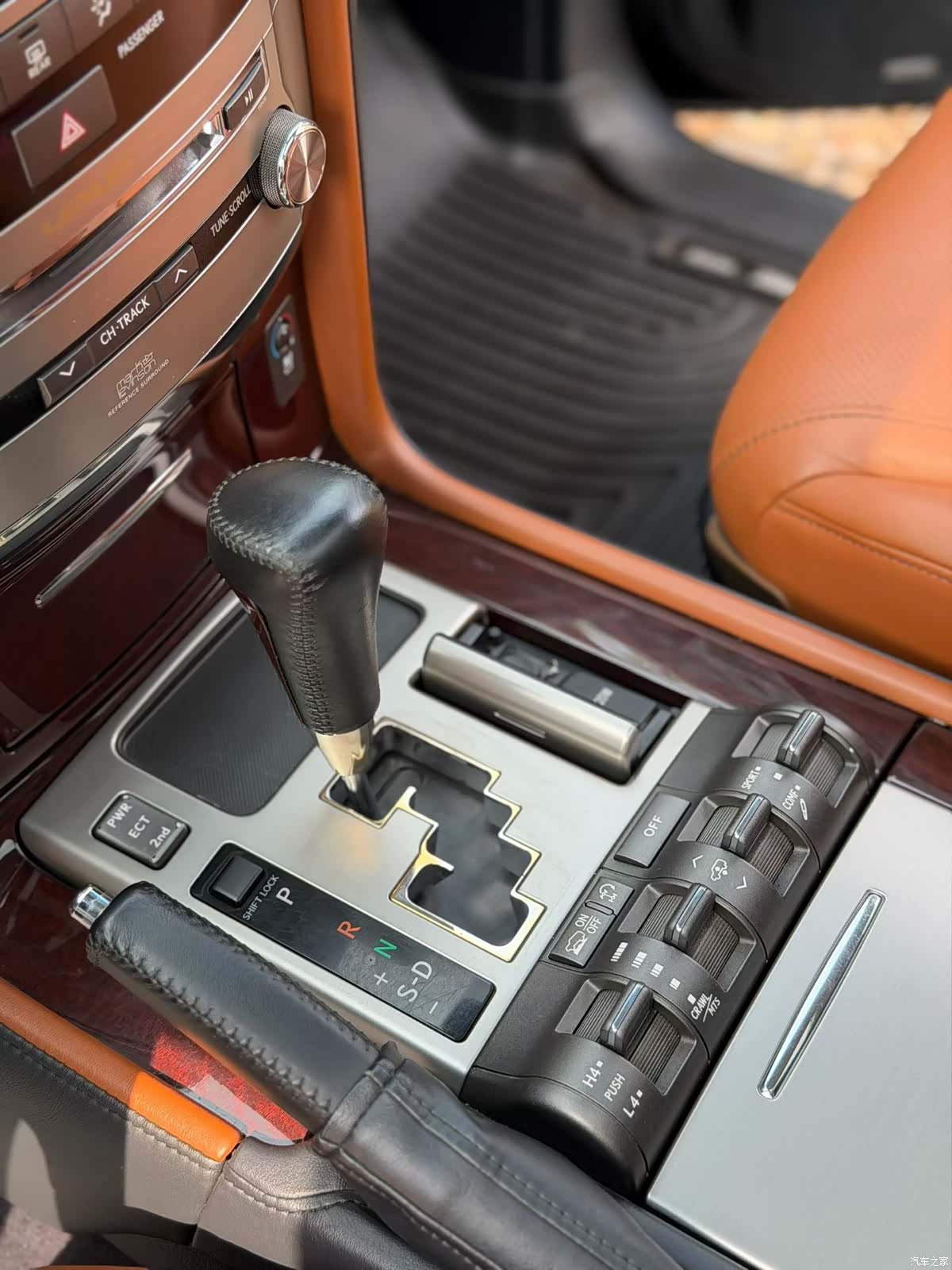 Lexus LX, 2014 9
