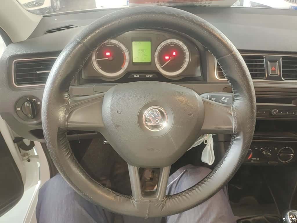 Skoda Rapid, 2018 11