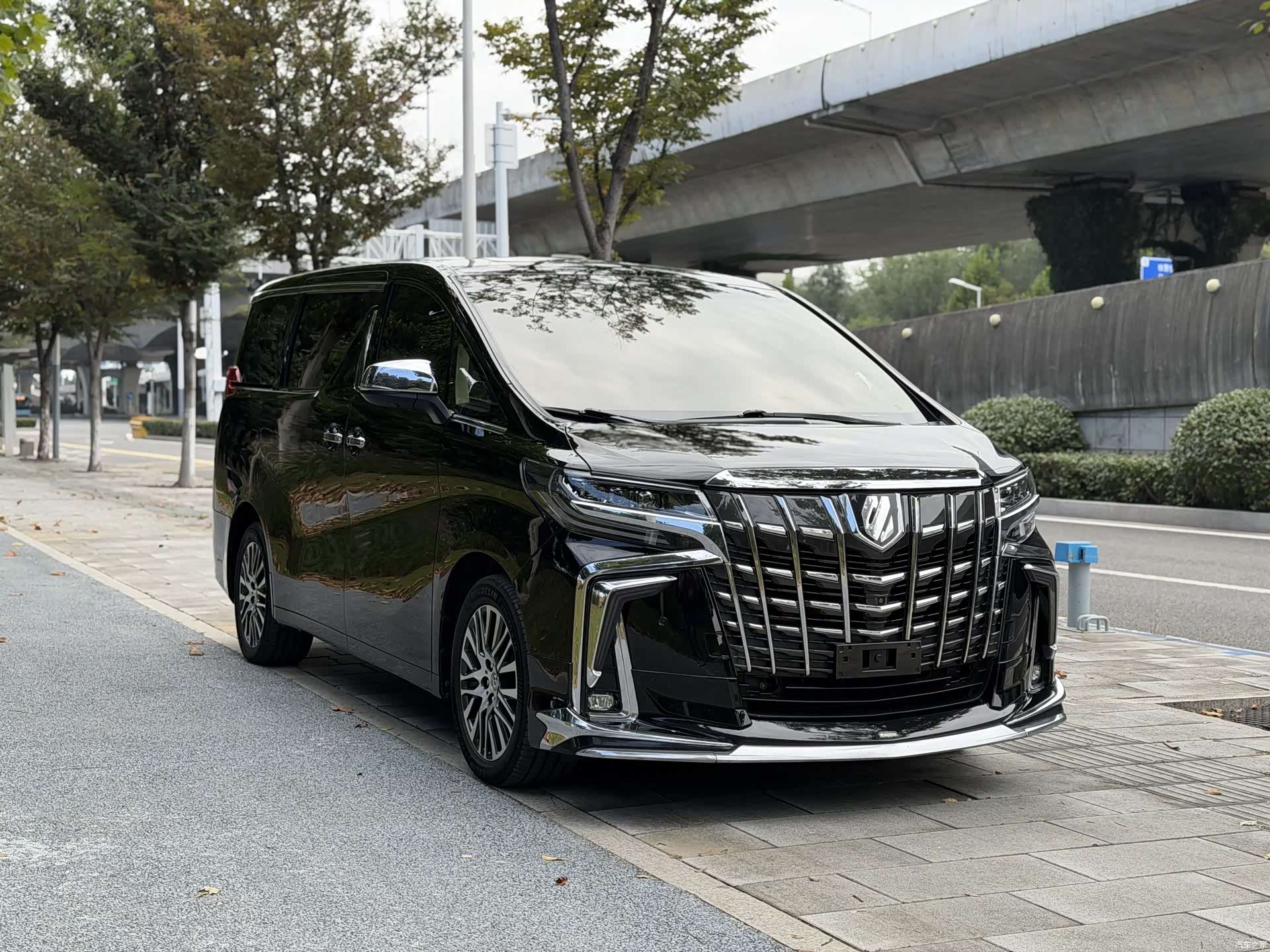 Toyota Alphard, 2018 3