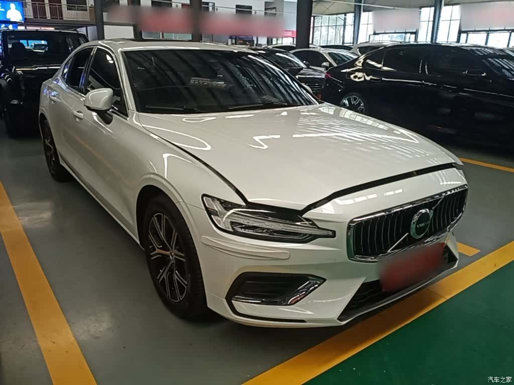 Volvo S60, 2025 4