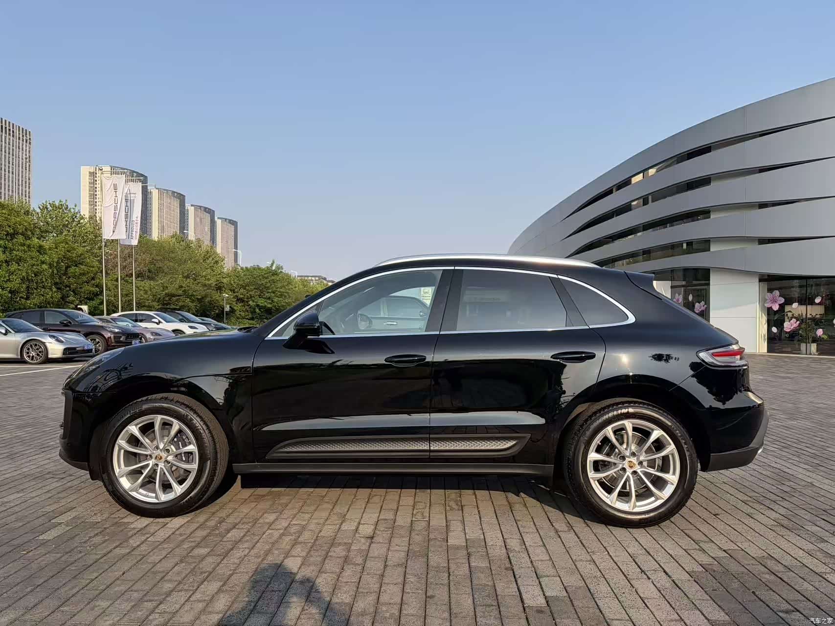 Porsche Macan, 1900 6