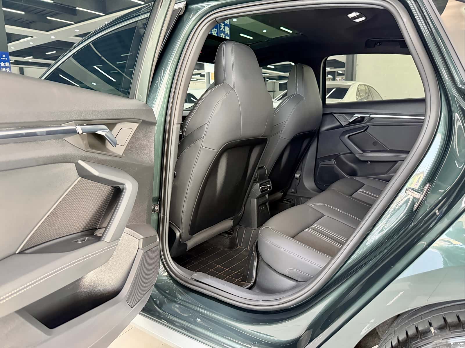 Audi A3, 2023 все фото