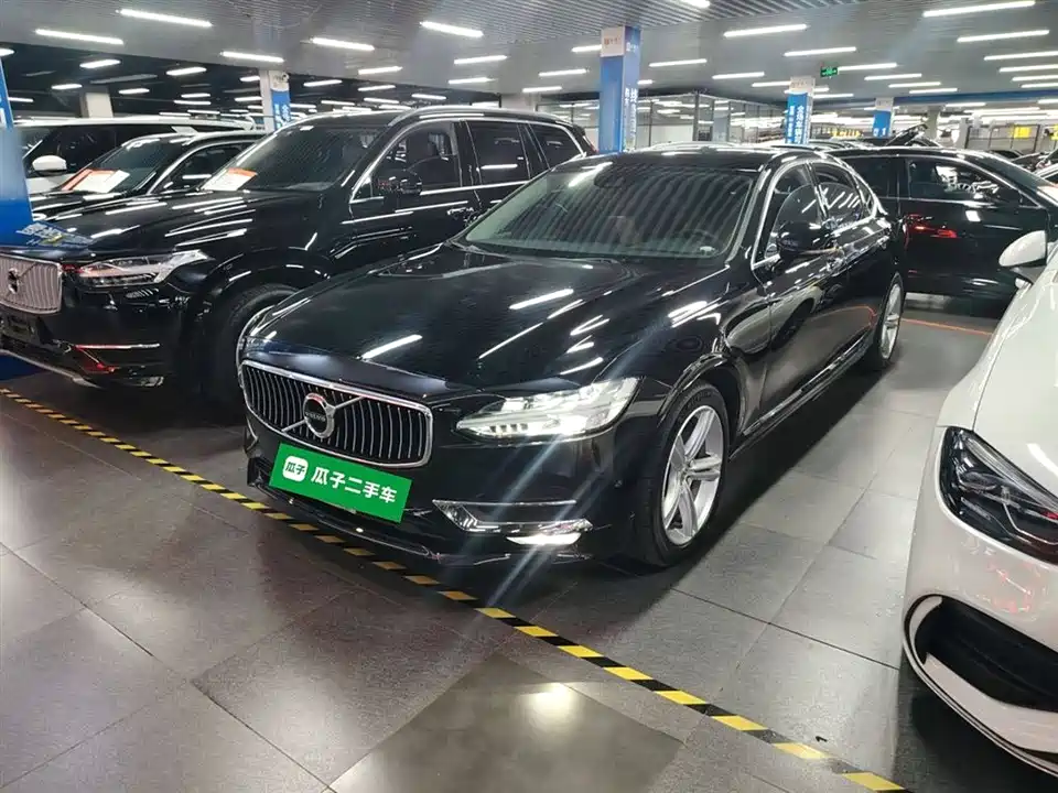 Volvo S90