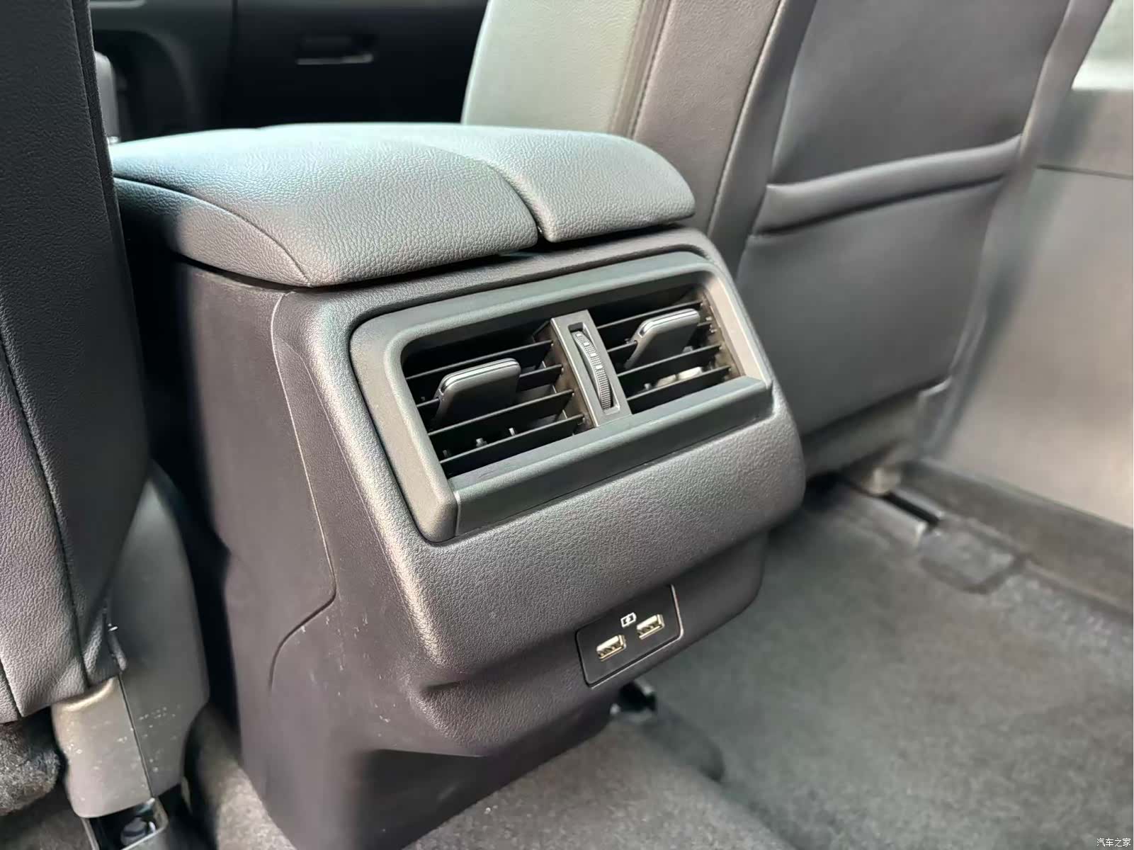 Mazda CX-50, 2025 11