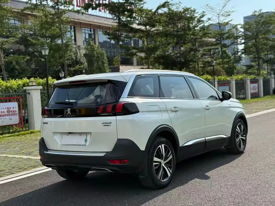 Peugeot 5008