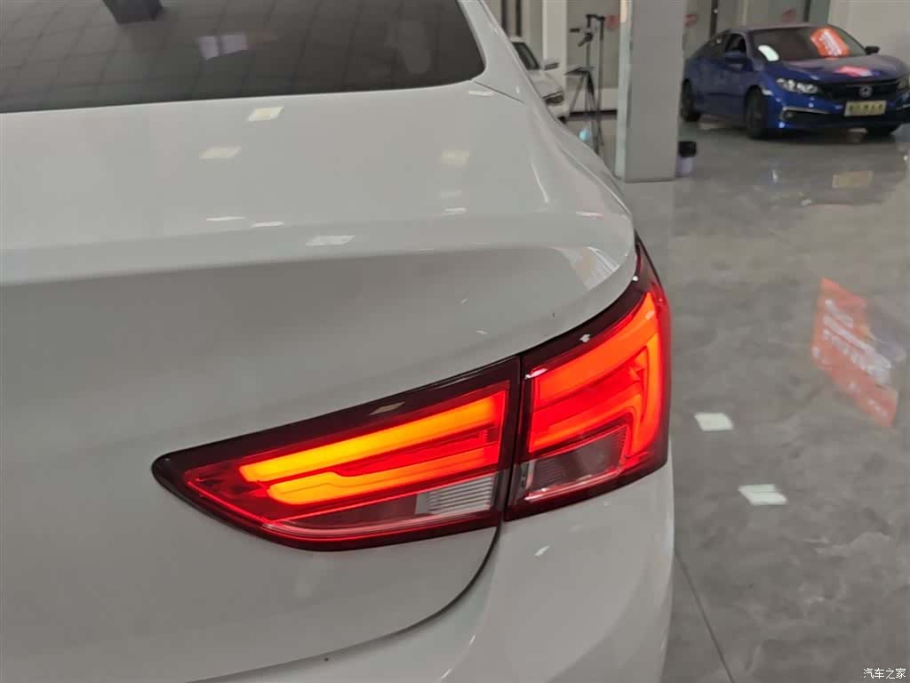 Buick Verano, 2018 8