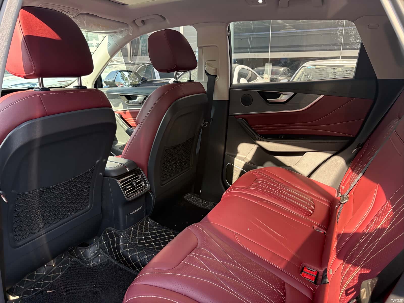 Hongqi HS5, 2026 7