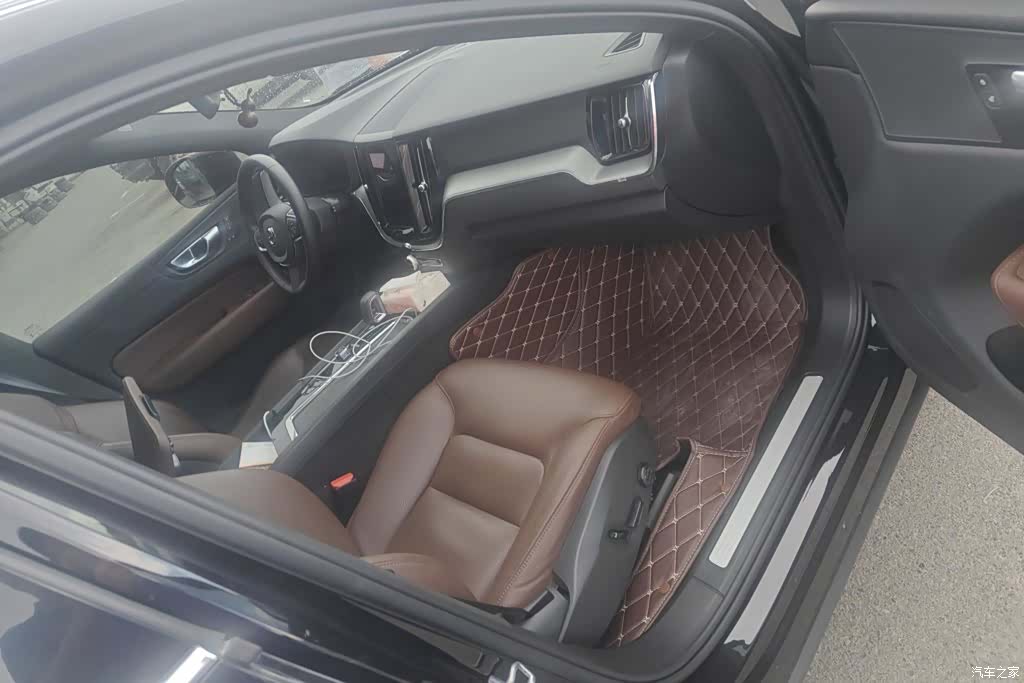 Volvo XC60, 2024 8