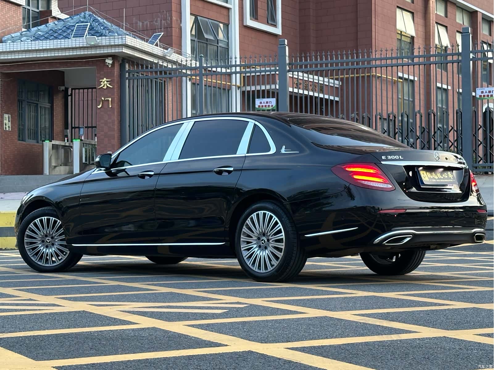 Mercedes-Benz E-Class, 2019 4