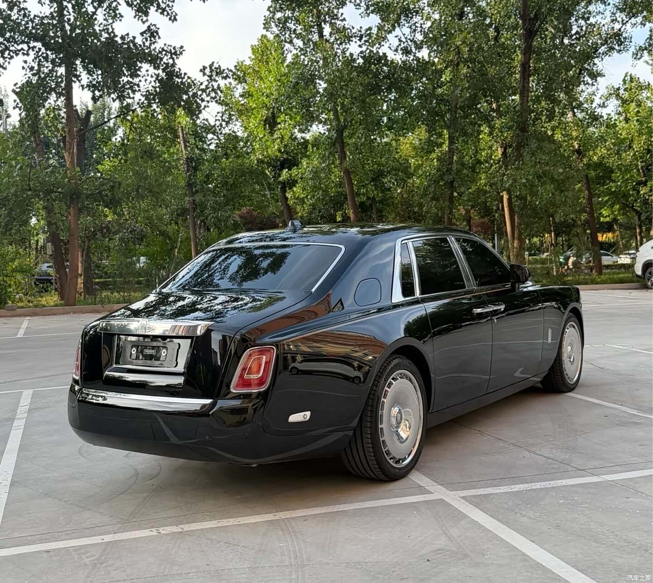 Rolls-Royce Phantom, 2019 4