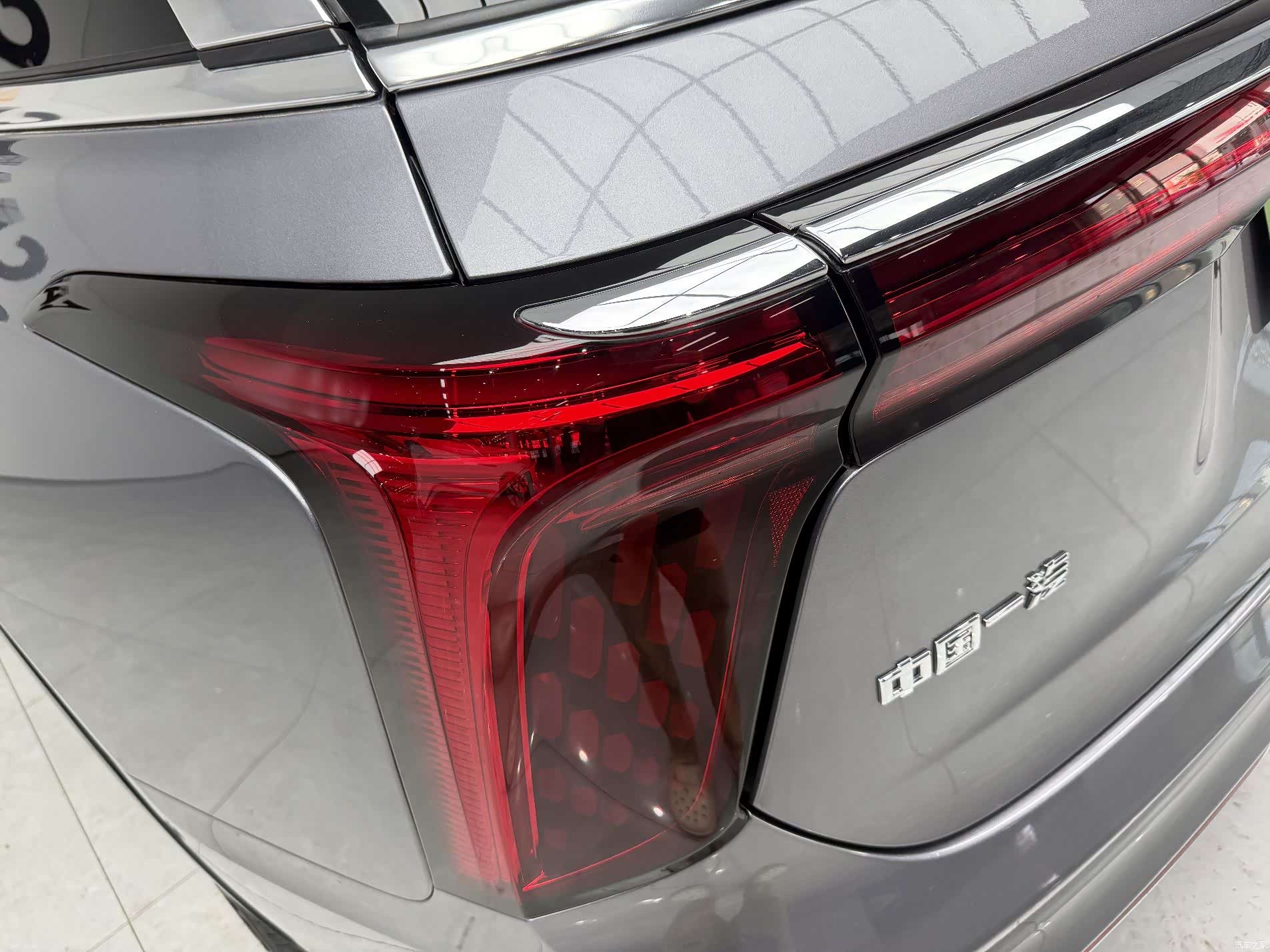 Hongqi E-HS9, 2023 6