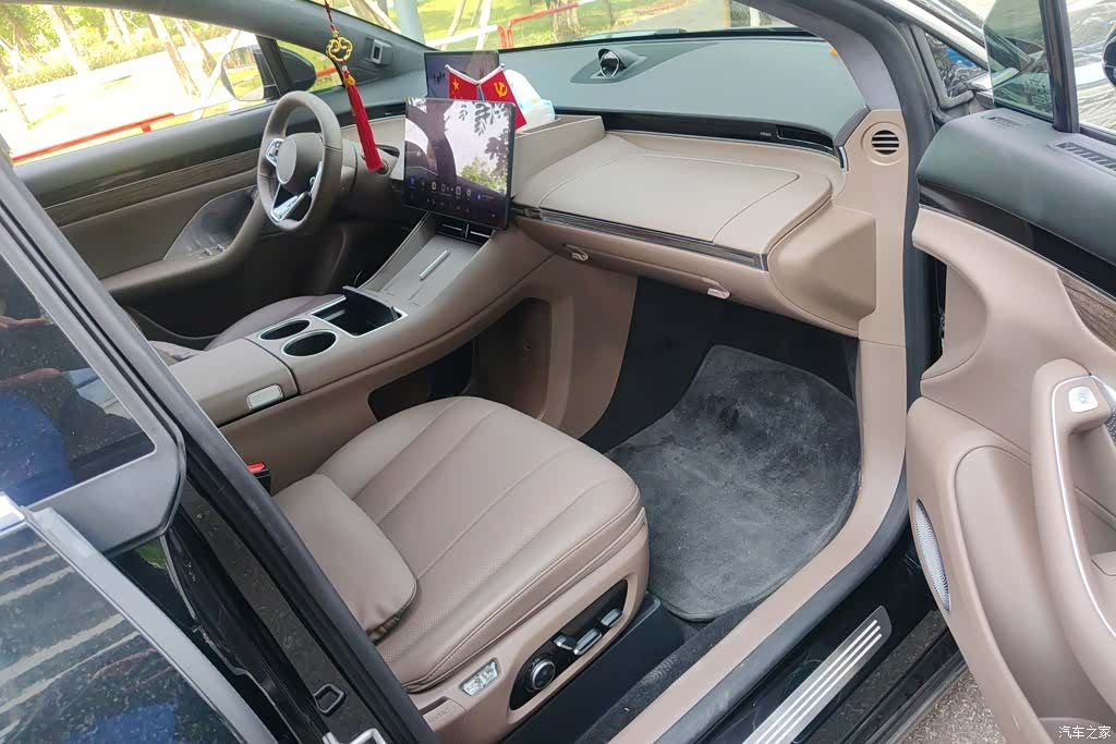 Luxeed R7, 2025 8