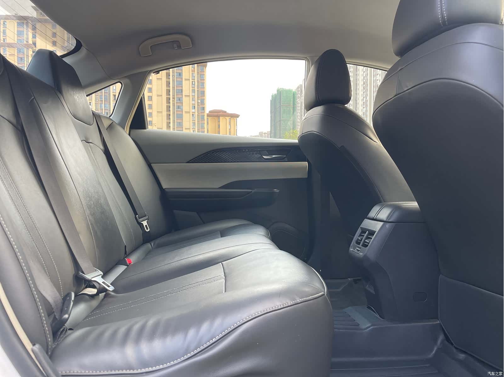 DongFeng E70, 2021 16