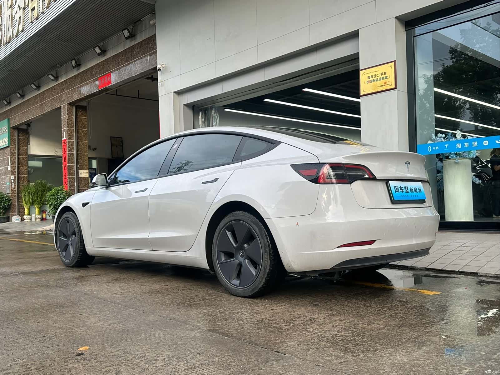 Tesla Model 3, 2023 3