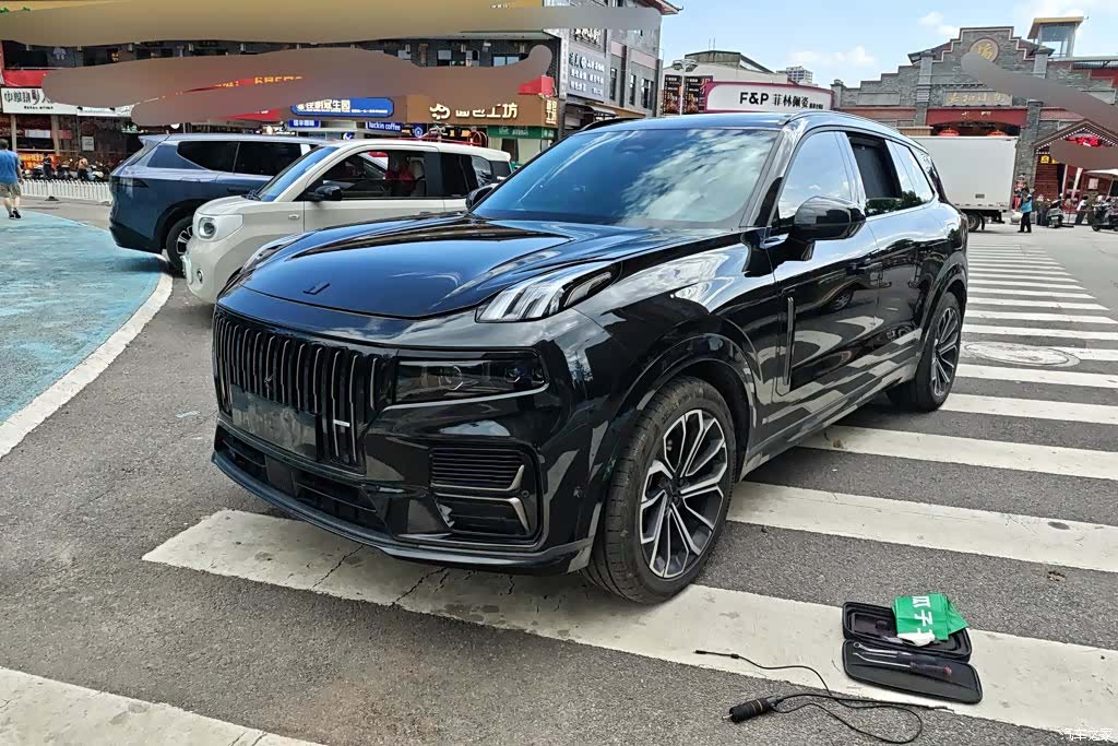 Lynk & Co 02