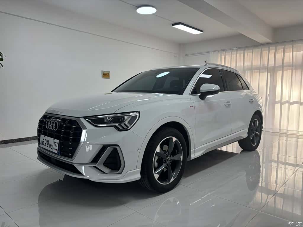 Audi Q3, 2023 1