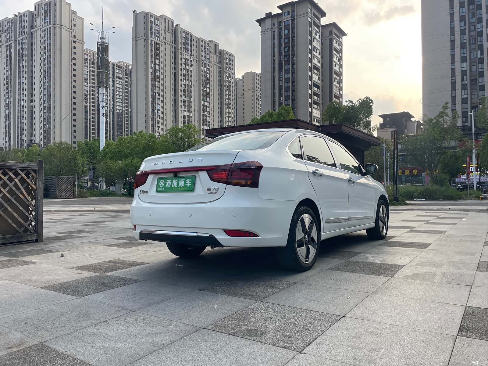 DongFeng E70, 2021 13