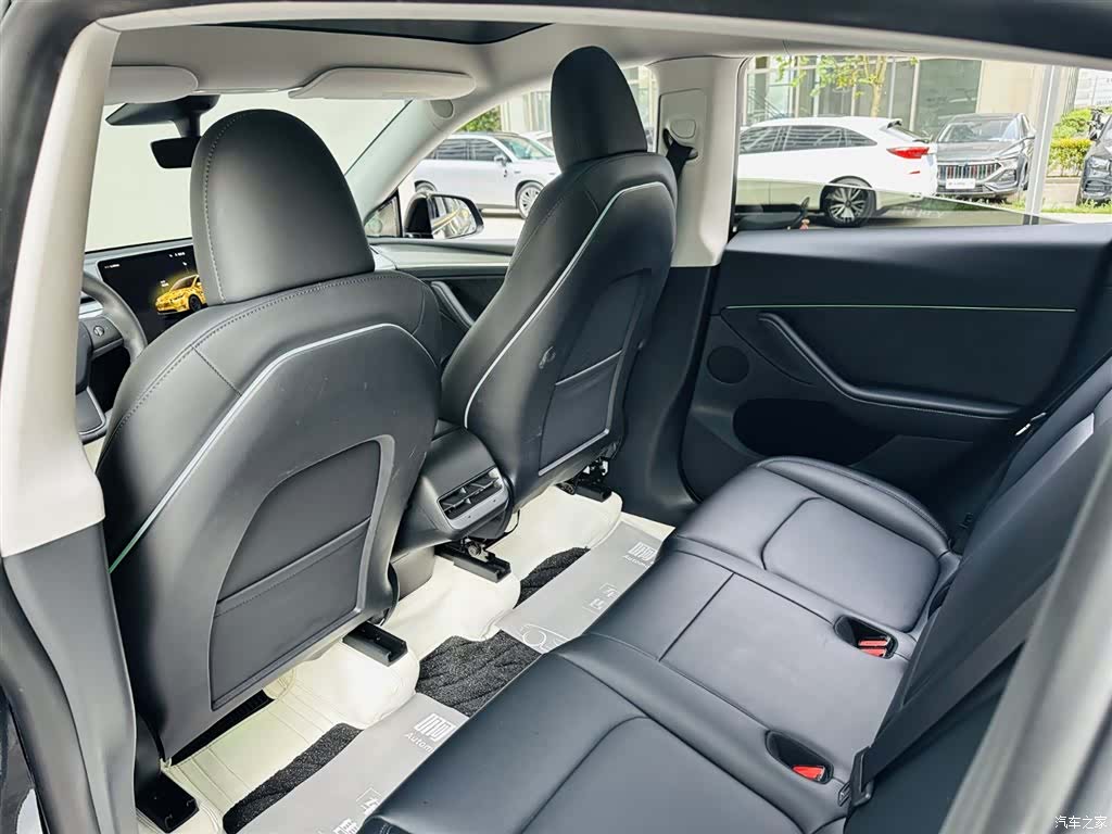 Tesla Model Y, 2024 10