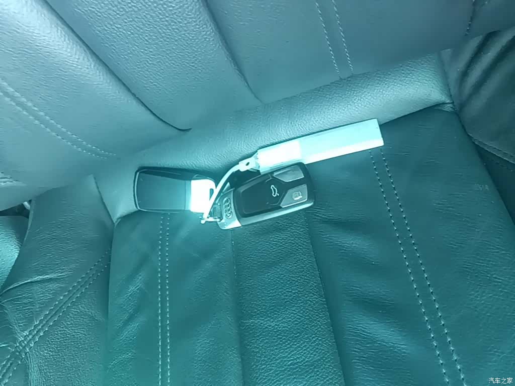 Audi A4L, 2018 9