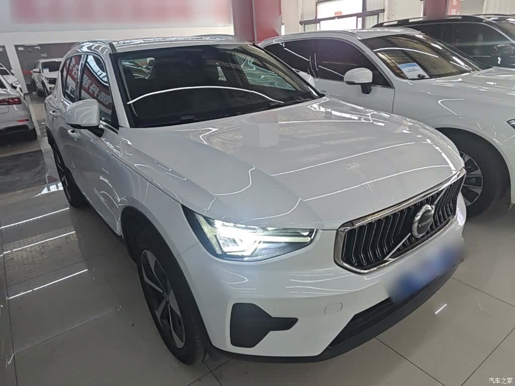 Volvo XC40, 2025 4