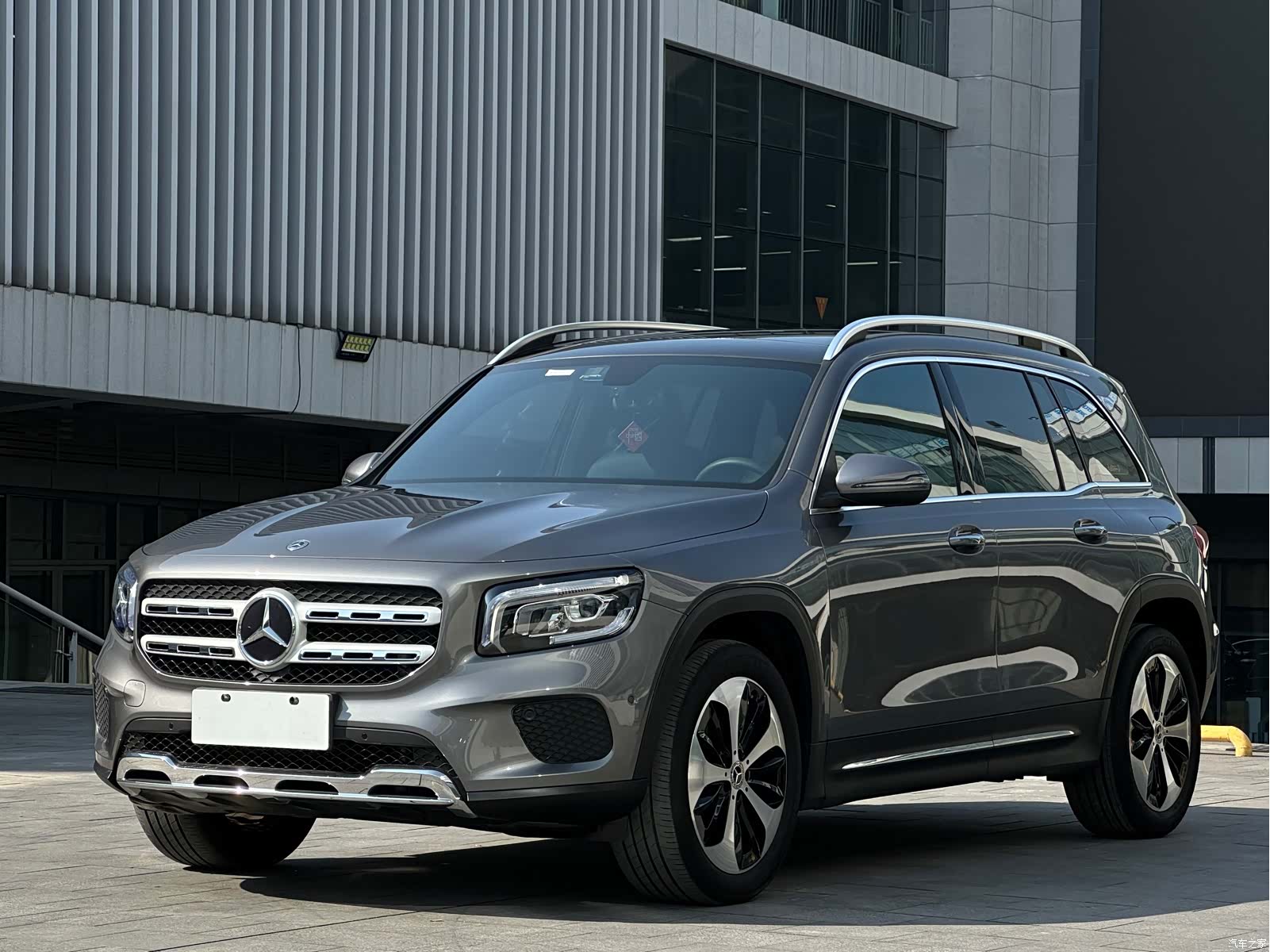 Mercedes-Benz GLB, 2023 1