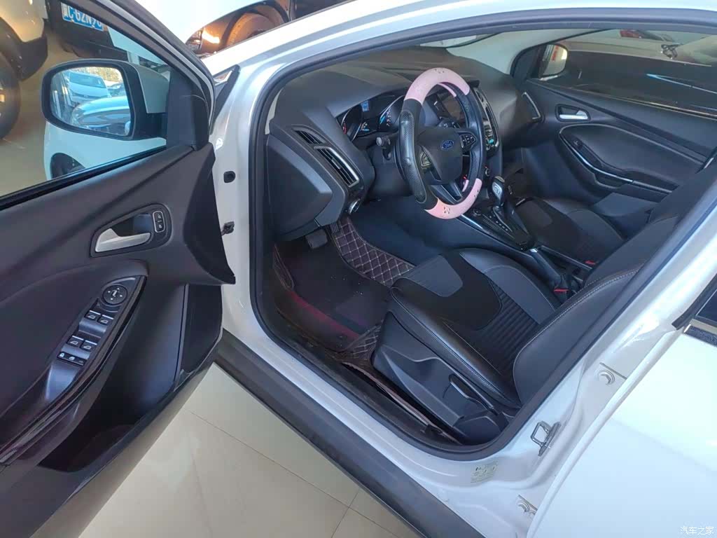 Ford Focus, 2017 12