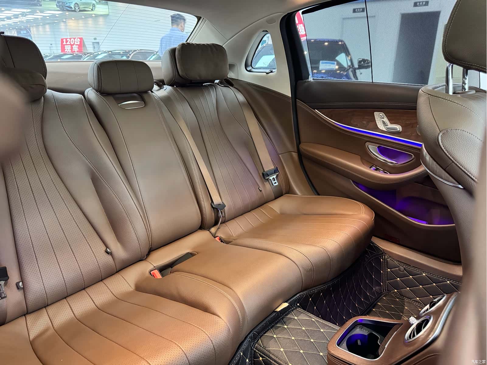 Mercedes-Benz E-Class, 2023 19