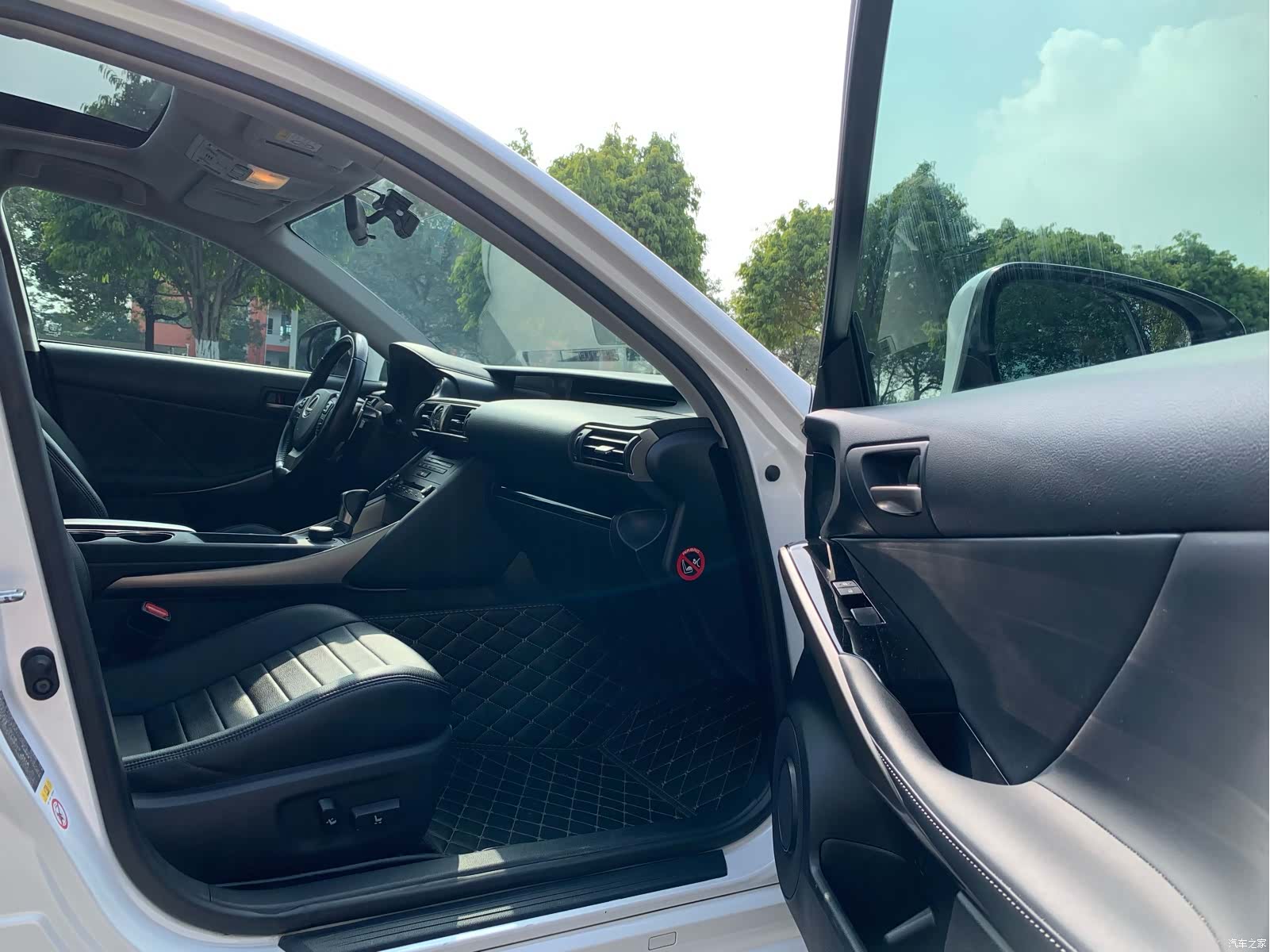 Lexus IS, 2018 10