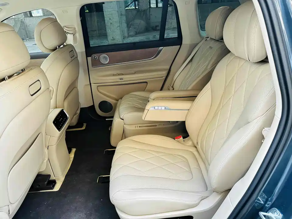 AITO Ask the world M9