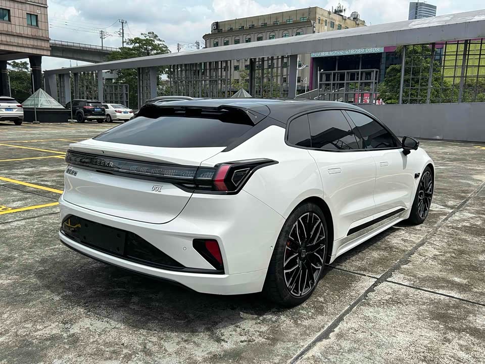 Zeekr 001