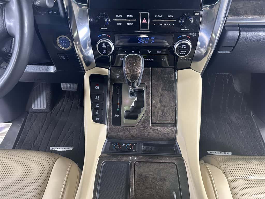 Toyota Vellfire, 2023 12
