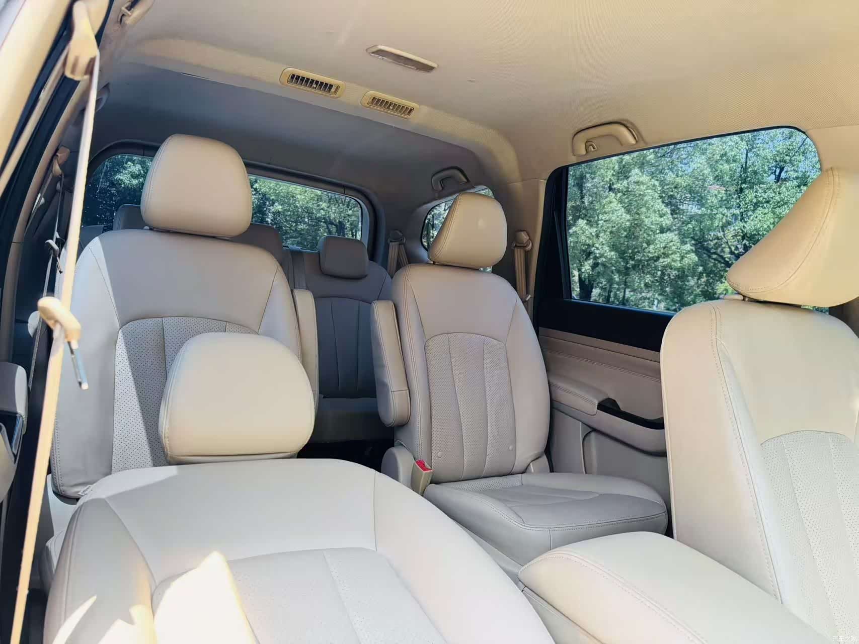 Wuling 730, 2015 12