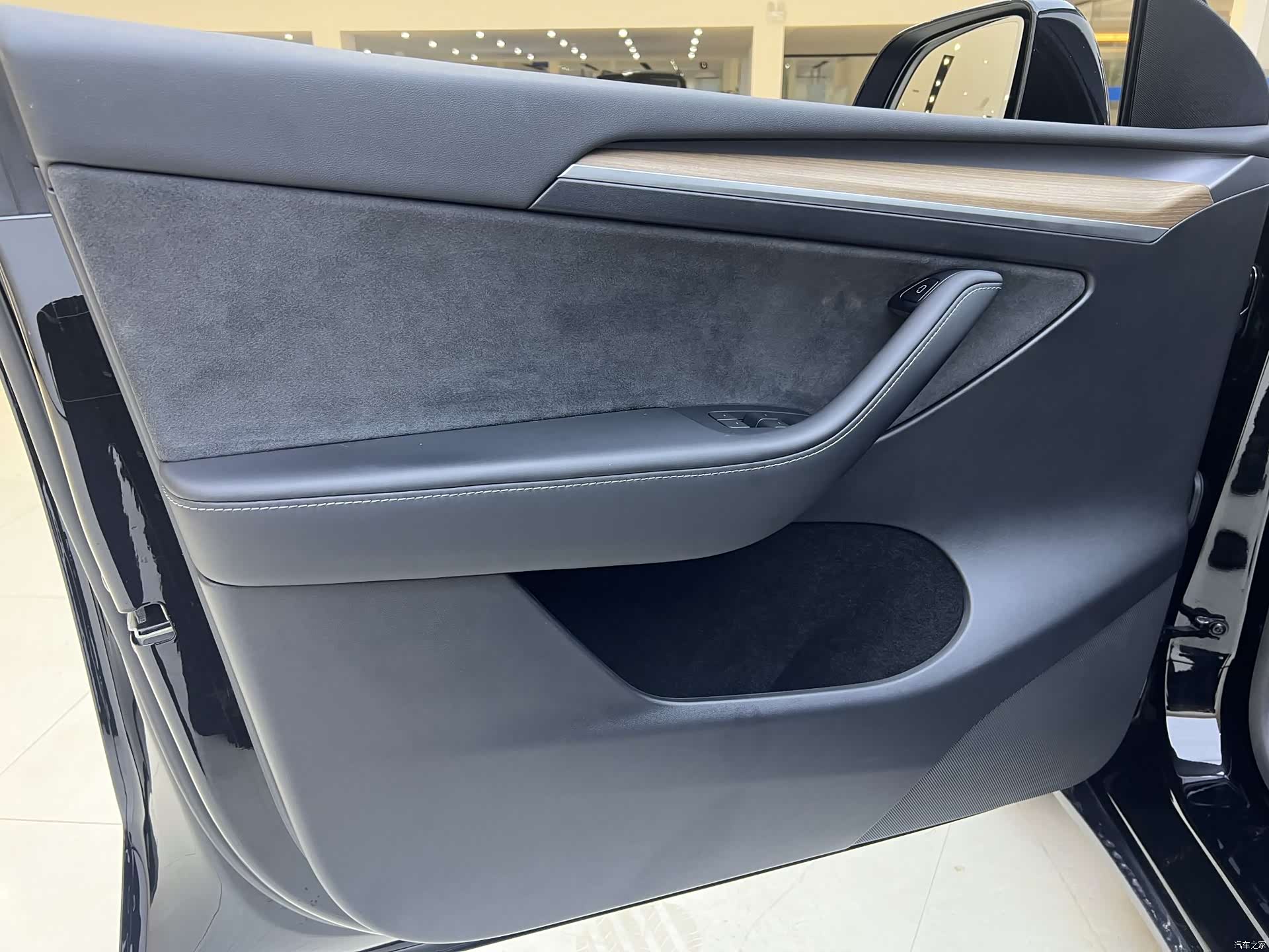Tesla Model Y, 2021 все фото