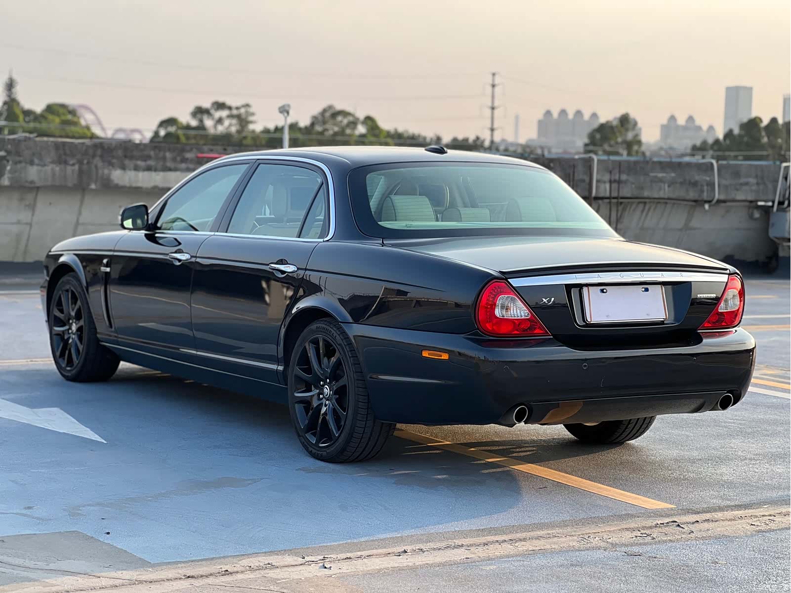 Jaguar XJ, 2009 3