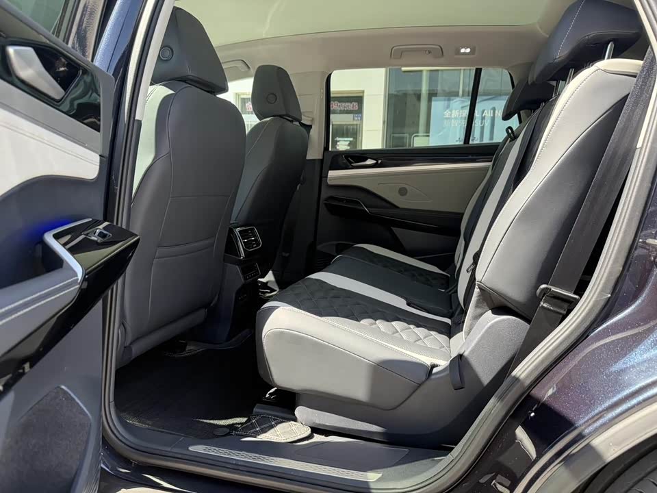 Volkswagen ID.6 CROZZ