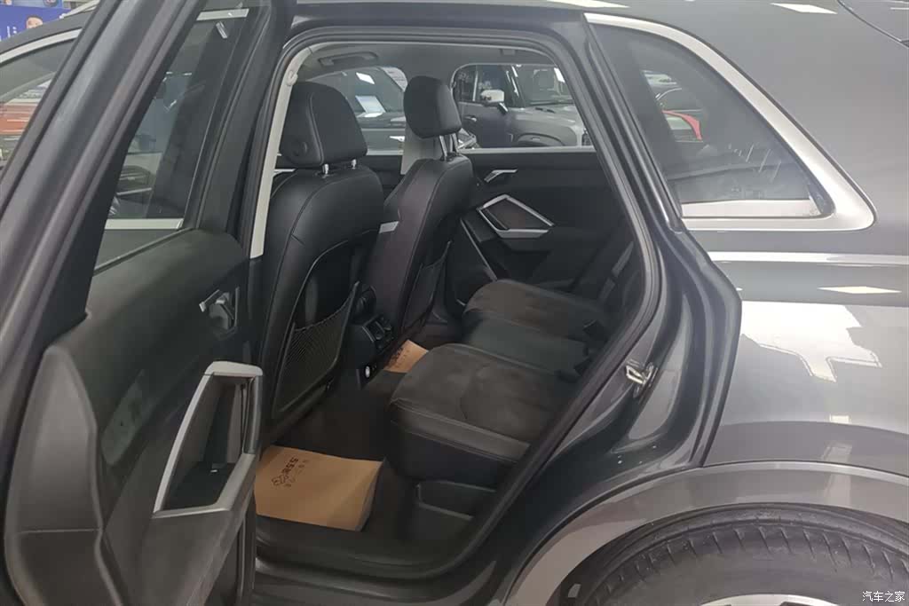 Audi Q3, 2023 11