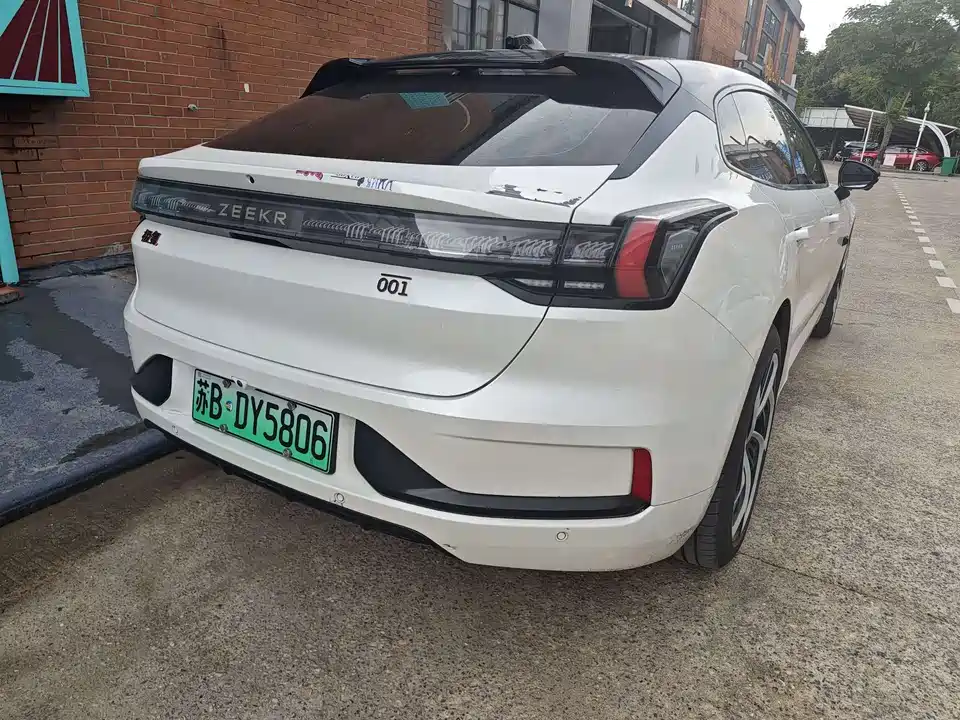 Zeekr 001