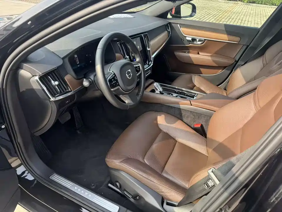 Volvo S90