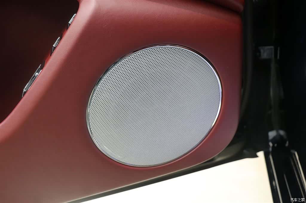Bentley Flying Spur, 2023 12