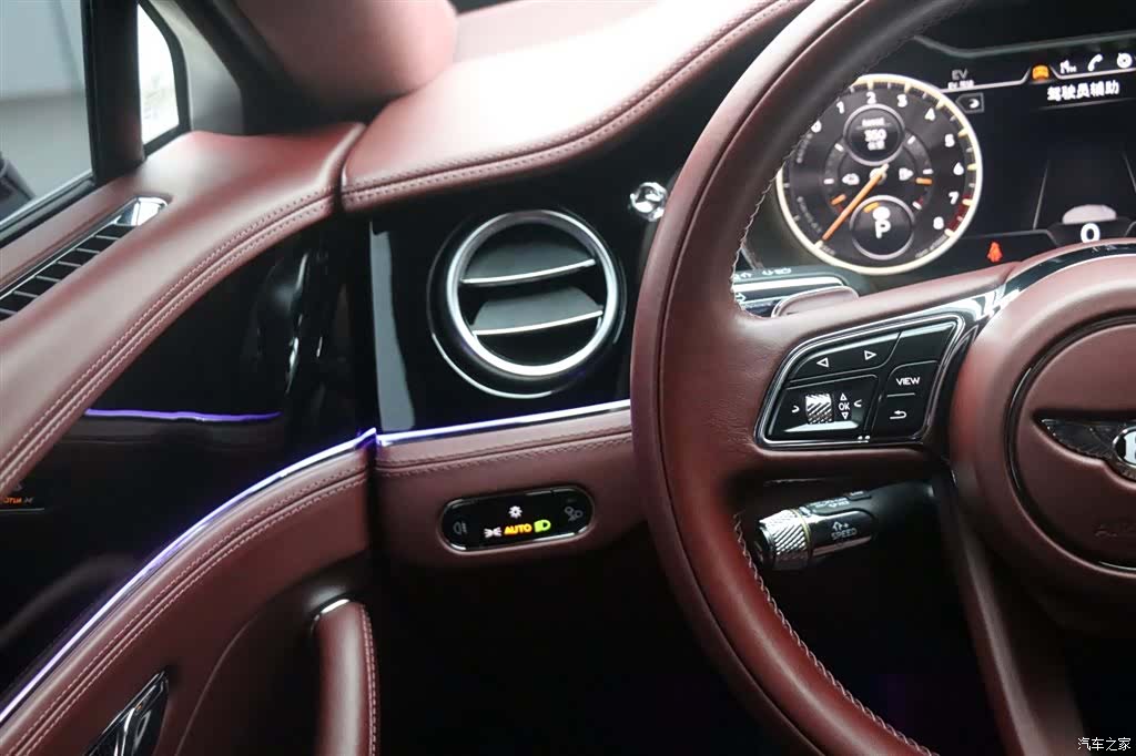 Bentley Flying Spur, 2023 19