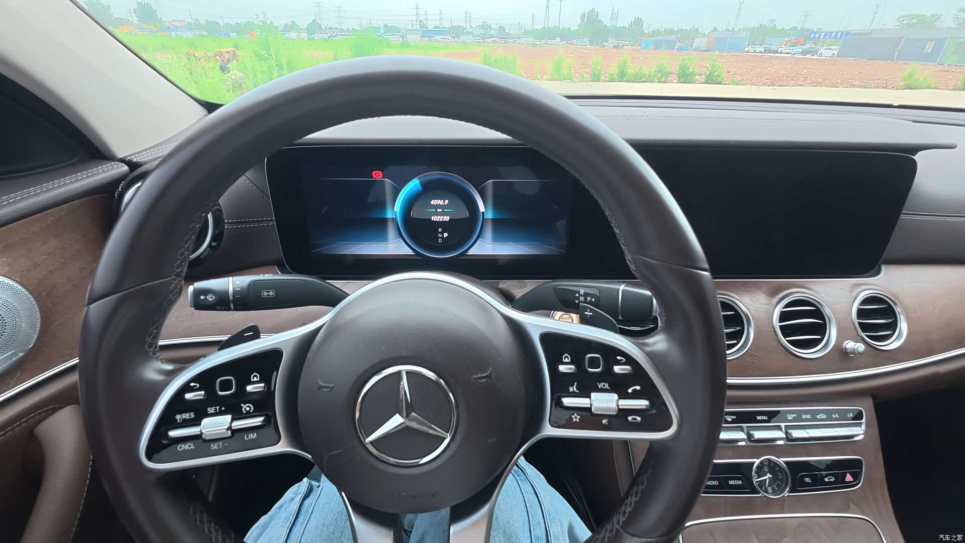 Mercedes-Benz E-Class, 2019 18