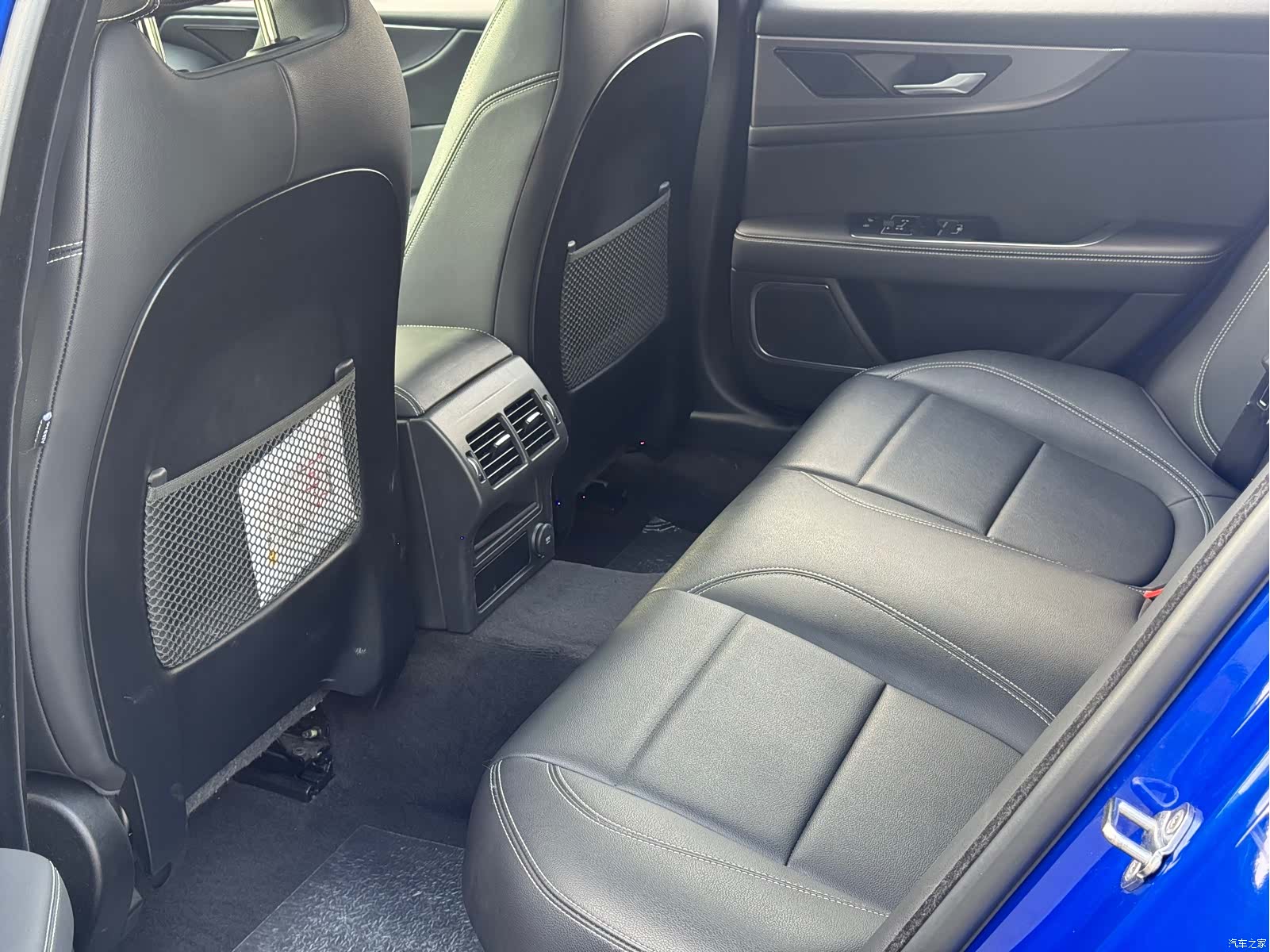 Land Rover XEL, 2021 10