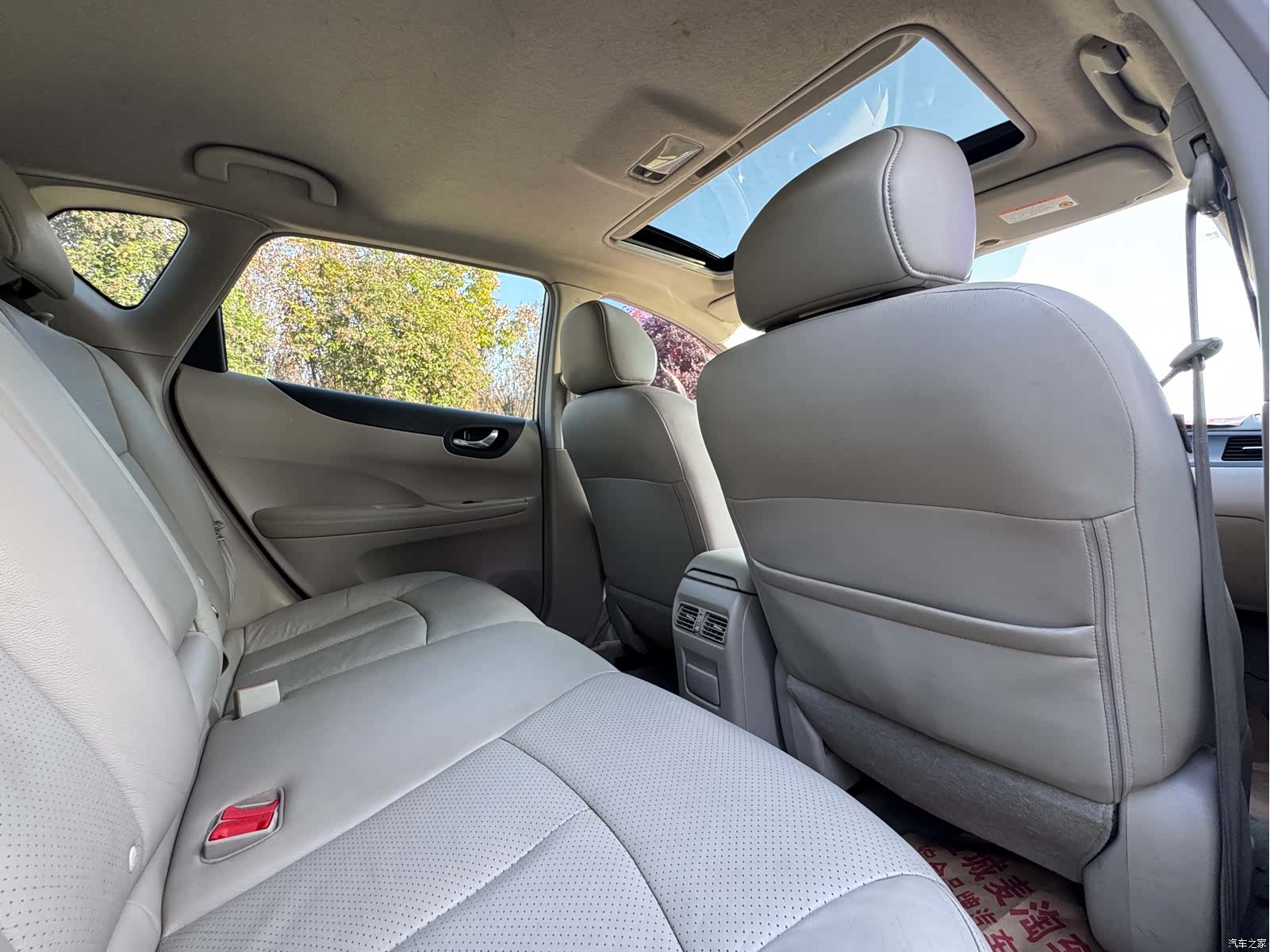 Nissan Tiida, 2013 11